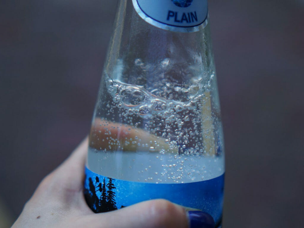 炭酸水のボトル